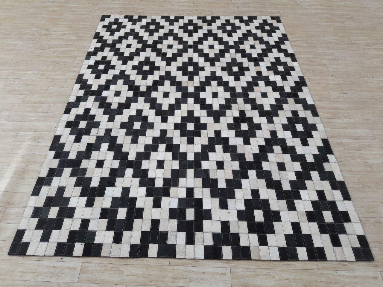 שטיח עור פרה בעבודת יד LEATHER - 6 -מעוינים זיגזג שחור לבן